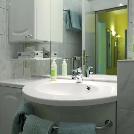 Kleine Am Park Garni 3*